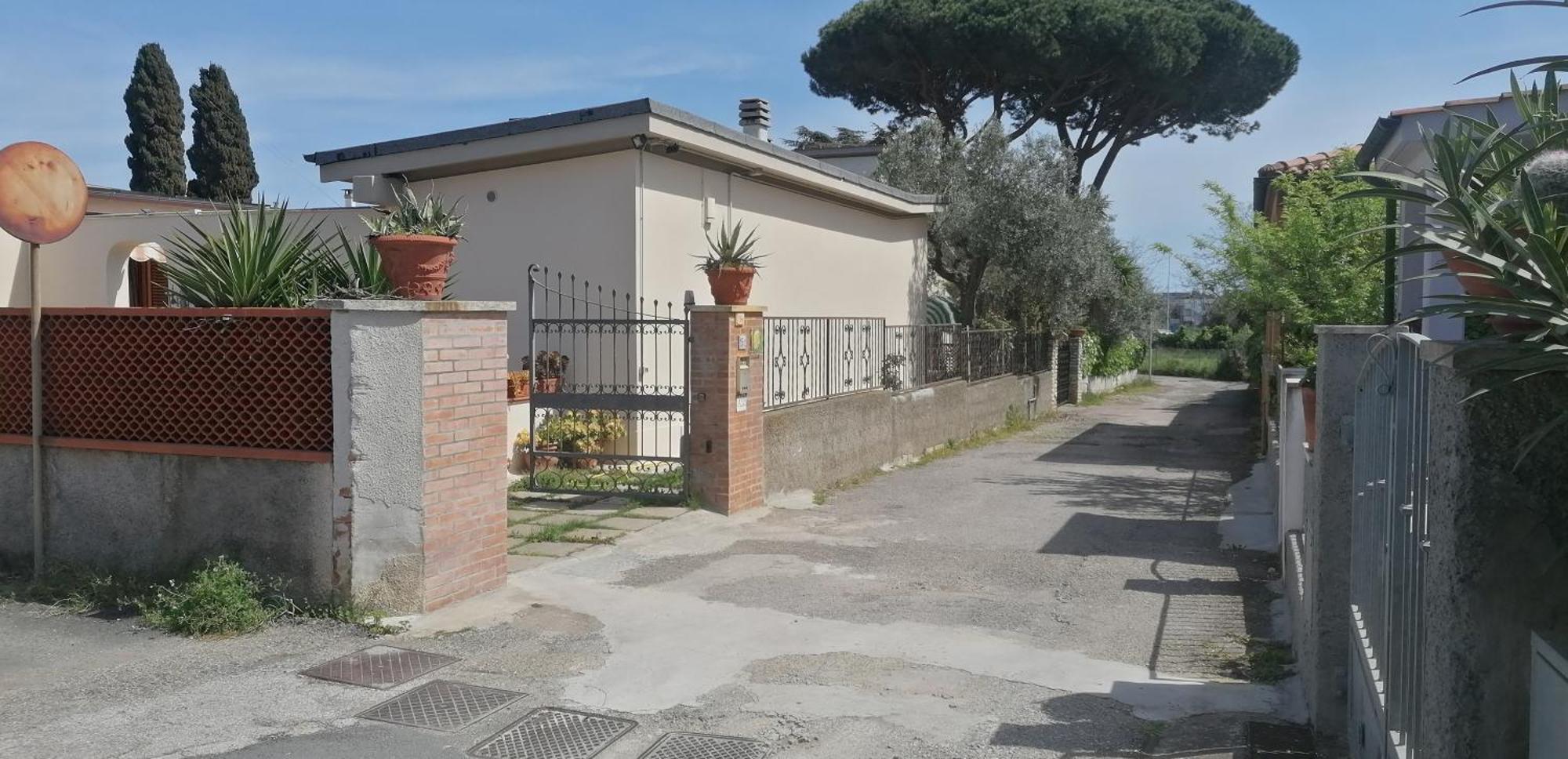 Sunny Courtyard Leilighet Piombino Eksteriør bilde